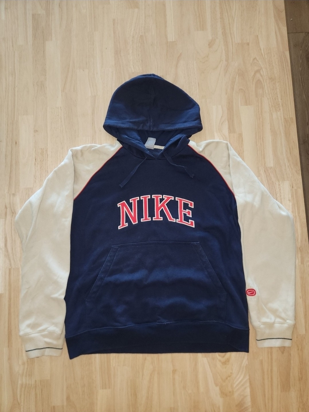 Rare Vintage Nike Sportswear Embroidered Hoodie Mens Size Large New Condition